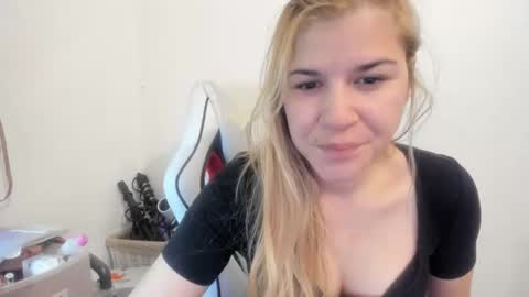 MIA online show from October 2025 08:56:02 AM