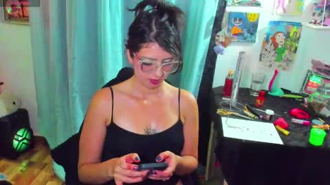Snapshot of artsycherry chatting on May 2026 04:54:01 AM Isabella Cherry online show from May 2026 04:54:01 AM