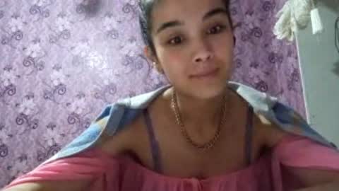 Amina online show from December 2025 07:53:02 PM