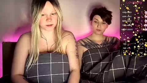 Arya brunett and Cassie blond online show from December 2024 05:15:02 AM
