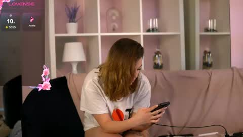 Snapshot of aryadeluna chatting on February 2025 03:12:02 AM Lunaa online show from February 2025 03:12:02 AM