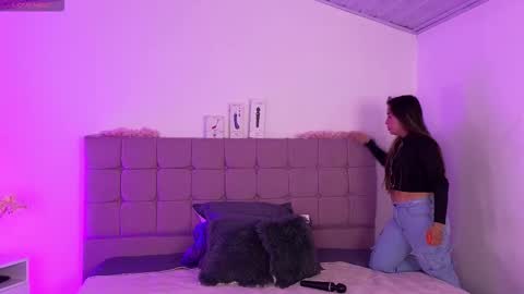 arycooper_ online show from February 2026 11:49:01 AM