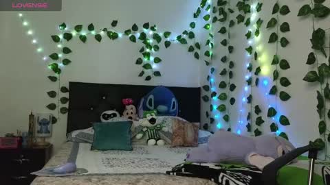 Snapshot of asenaesmee chatting on May 2026 11:33:02 PM Asena online show from May 2026 11:33:02 PM