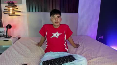 ash_russell online show from January 2026 07:39:01 PM