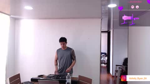 Ashley And Ryan  online show from November 2025 07:23:01 PM