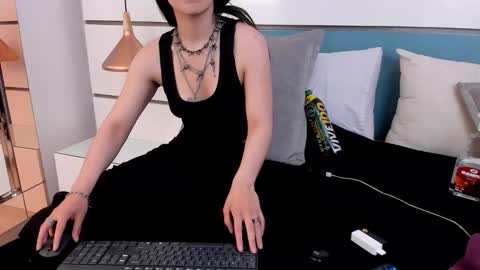 Ashkoreh online show from November 2025 09:47:02 PM