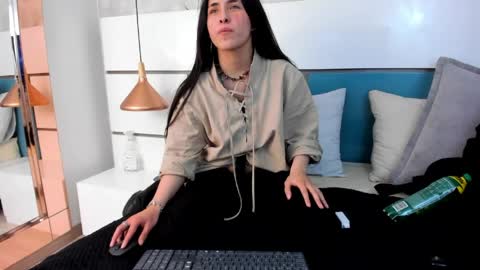 Ashkoreh online show from April 2026 08:36:02 PM