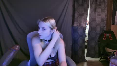 Snapshot of ashleewolfx chatting on January 2025 02:11:02 AM Ashlee Wolf online show from January 2025 02:11:02 AM