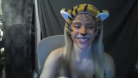 Snapshot of ashleewolfx chatting on October 2025 04:16:02 AM Ashlee Wolf online show from October 2025 04:16:02 AM