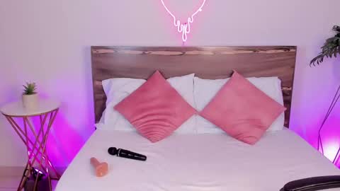 Snapshot of ashleey_sweet_ chatting on February 2025 05:24:01 PM ASHLEY online show from February 2025 05:24:01 PM