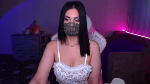   Yasmina   online show from February 2025 04:43:01 AM