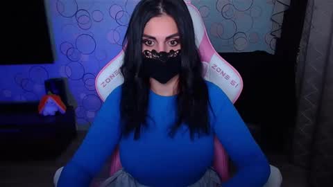   Yasmina   online show from October 2025 04:43:02 AM