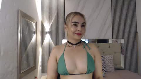 ashley__tylor online show from April 2026 02:39:01 AM