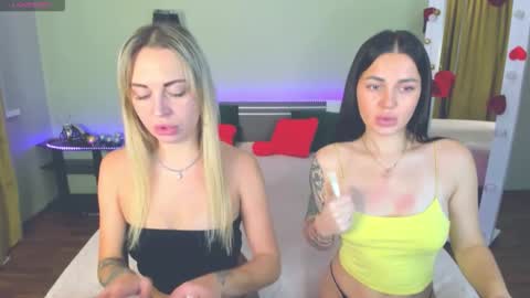 Alina online show from November 2025 10:35:02 AM