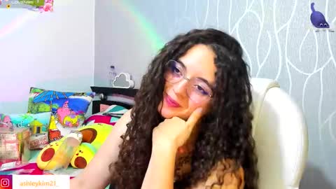 .. Ashley .. online show from September 2025 01:18:01 AM