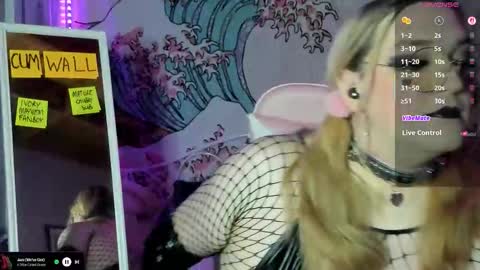 AshleyQT online show from October 2025 10:16:02 AM