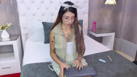 AshleyRoberh online show from April 2026 08:03:01 PM