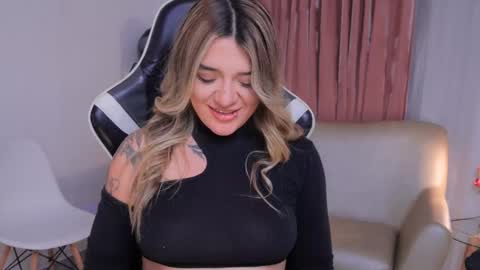 Snapshot of ashleyvalirya chatting on October 2025 04:09:02 AM Ashley Lauren online show from October 2025 04:09:02 AM