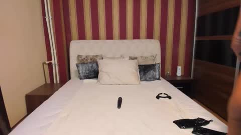 Ashley online show from September 2025 08:21:02 PM