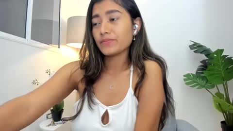ashllovee online show from January 2025 11:40:01 PM