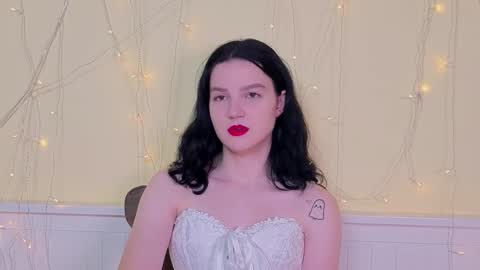 Kristine online show from November 2025 07:25:01 AM