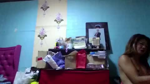 Pirena online show from November 2025 01:05:01 AM