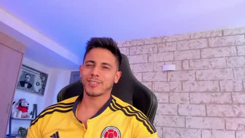 Snapshot of ashton_coleman_ chatting on July 2026 06:54:02 PM my name real is camilo online show from July 2026 06:54:02 PM