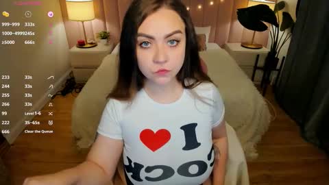 Snapshot of ashton_heidi chatting on October 2025 10:51:02 PM Your girlfriend online show from October 2025 10:51:02 PM