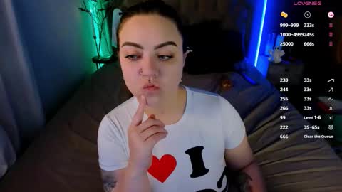 Snapshot of ashton_heidi chatting on October 2025 11:38:02 PM Your girlfriend online show from October 2025 11:38:02 PM