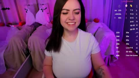 Snapshot of ashton_heidi chatting on October 2025 12:05:02 AM Your girlfriend online show from October 2025 12:05:02 AM