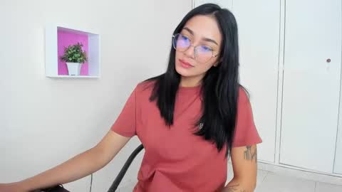 Snapshot of asiam_brunet chatting on January 2025 12:52:01 PM Camila online show from January 2025 12:52:01 PM