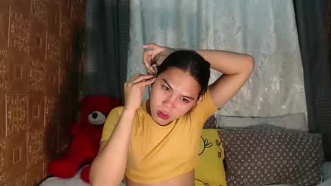 Snapshot of asian_boy_ralph143 chatting on January 2025 11:15:01 PM ELLE dont forget to follow and thumbs up online show from January 2025 11:15:01 PM