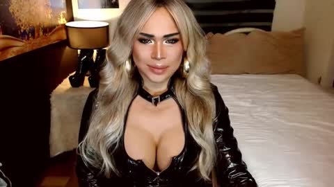 nicole online show from February 2026 05:18:01 PM