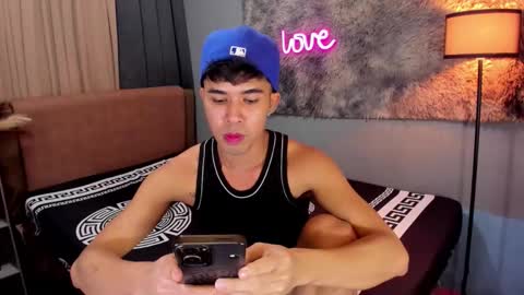 asiancum_peter online show from September 2025 12:10:01 PM
