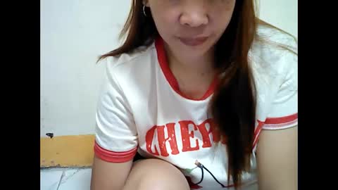 Snapshot of asiancutie143 chatting on October 2025 07:03:02 PM asiancutie143 online show from October 2025 07:03:02 PM