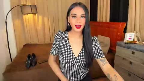 Snapshot of asianhugecockjulia1 chatting on December 2024 02:27:01 AM JULIA online show from December 2024 02:27:01 AM