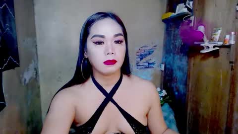 Sofhia online show from November 2025 01:24:01 PM