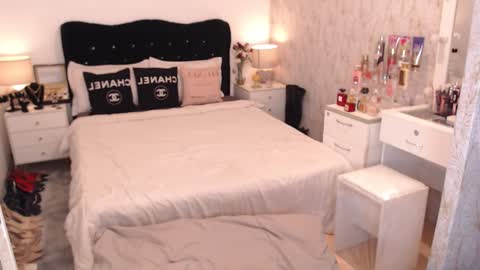 Kylie online show from February 2025 04:25:02 PM