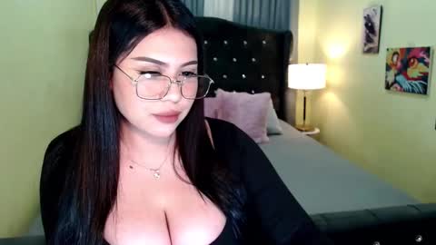 Snapshot of asias_hotkiara chatting on October 2025 10:23:02 AM KIARA online show from October 2025 10:23:02 AM