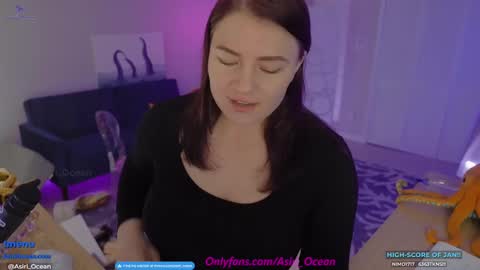 Snapshot of asiri_ocean chatting on January 2025 04:41:02 AM Asiri pronounced Ah-siri Please no nicknames 3 online show from January 2025 04:41:02 AM