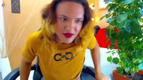 ASLY online show from September 2025 03:45:01 PM