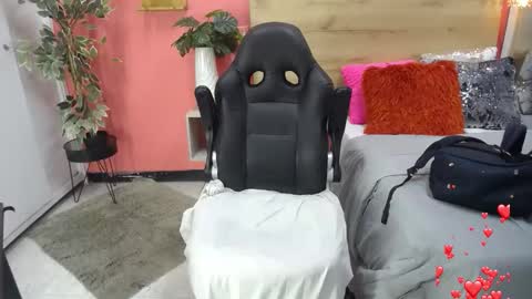 Snapshot of aslyhernandez chatting on May 2026 11:05:01 AM ASLY online show from May 2026 11:05:01 AM