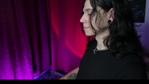 asmodeuszz online show from December 2024 06:00:02 AM