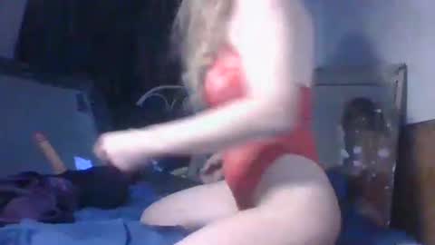 danni travis online show from November 2025 06:12:02 AM