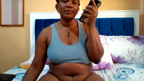 Snapshot of assqueen4 chatting on June 2026 05:23:02 AM FLORAH DANIEL online show from June 2026 05:23:02 AM