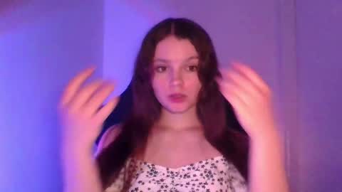 astradream_ online show from October 2025 07:23:01 PM