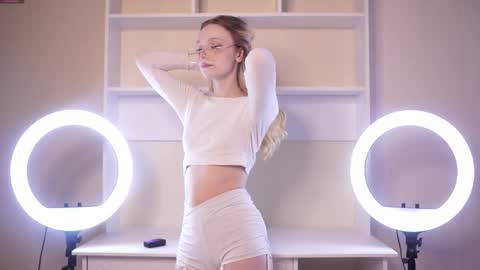 Kate online show from September 2025 03:12:01 AM