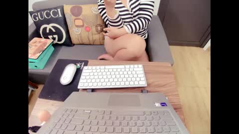 Snapshot of asuka_9x chatting on October 2025 06:17:02 PM asuka_9x online show from October 2025 06:17:02 PM