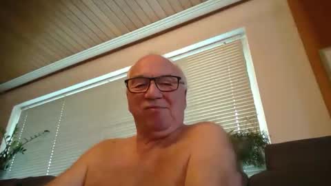 asusandy online show from February 2025 01:14:01 PM