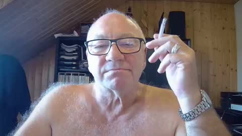 asusandy online show from October 2025 01:32:01 PM